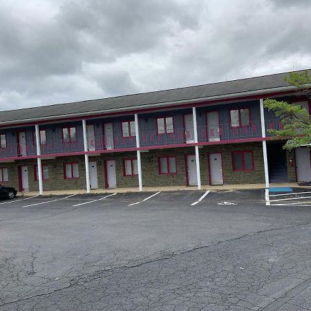 Travelodge By Wyndham Strasburg/Lancaster Amish Country Екстериор снимка