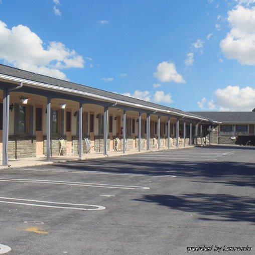 Travelodge By Wyndham Strasburg/Lancaster Amish Country Екстериор снимка
