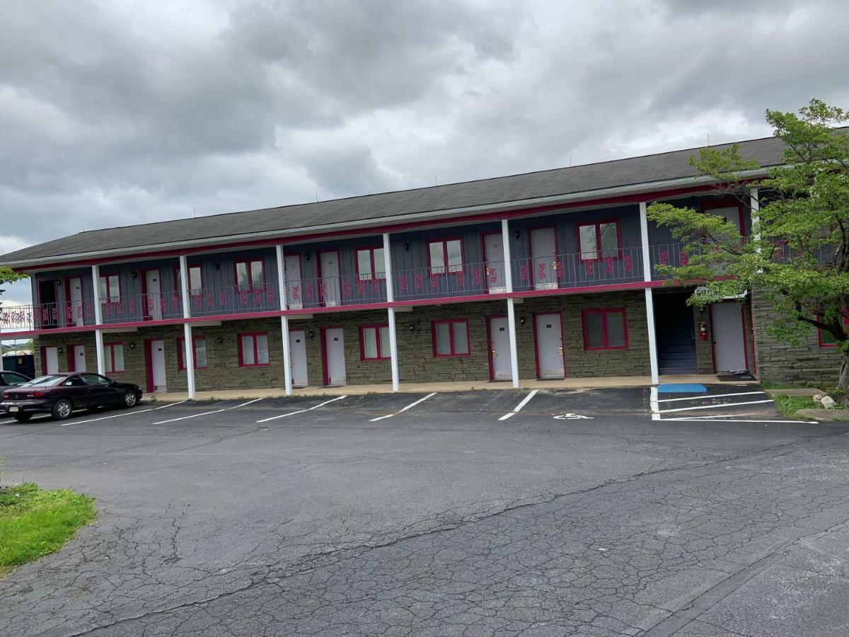 Travelodge By Wyndham Strasburg/Lancaster Amish Country Екстериор снимка