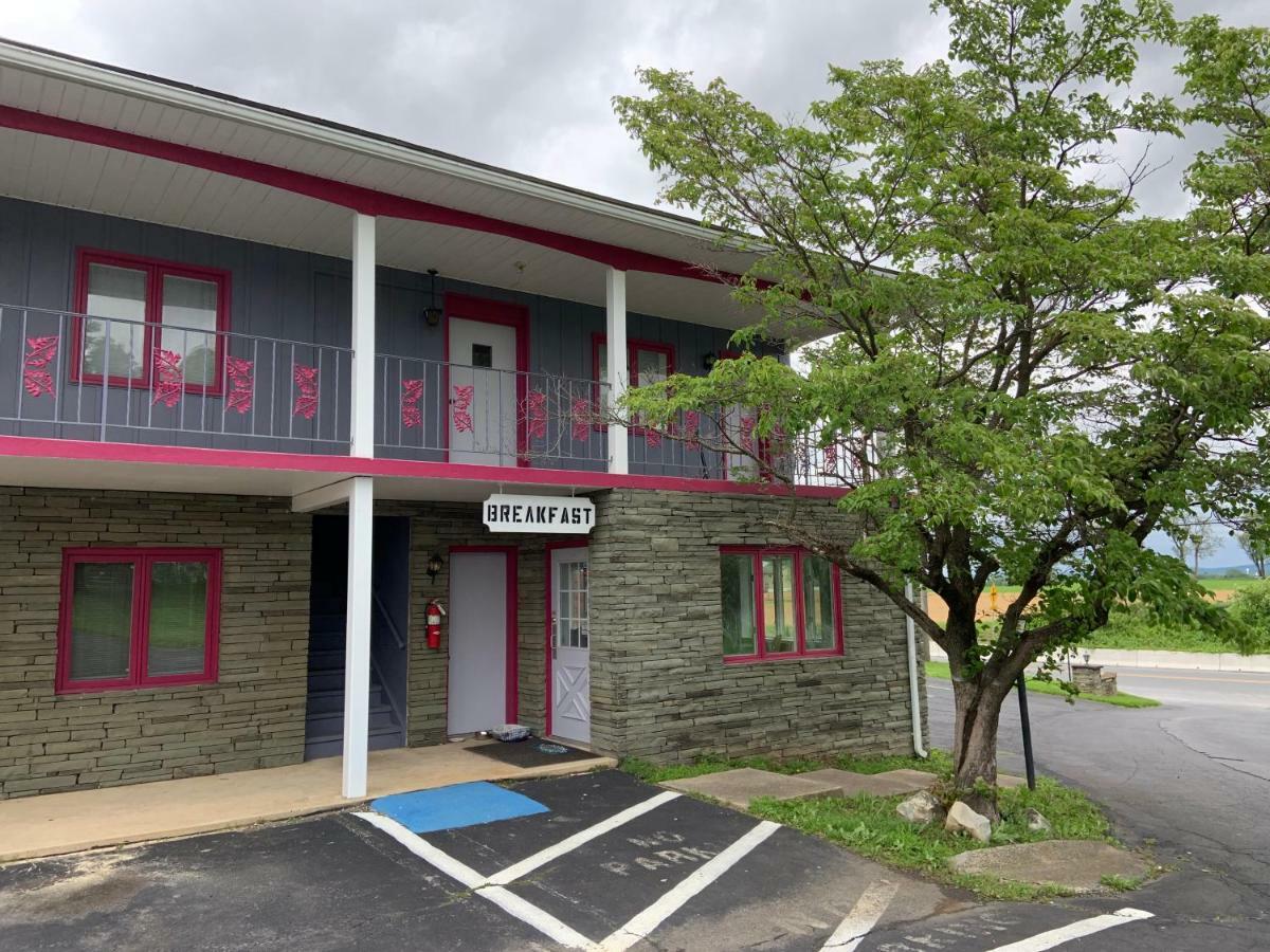 Travelodge By Wyndham Strasburg/Lancaster Amish Country Екстериор снимка